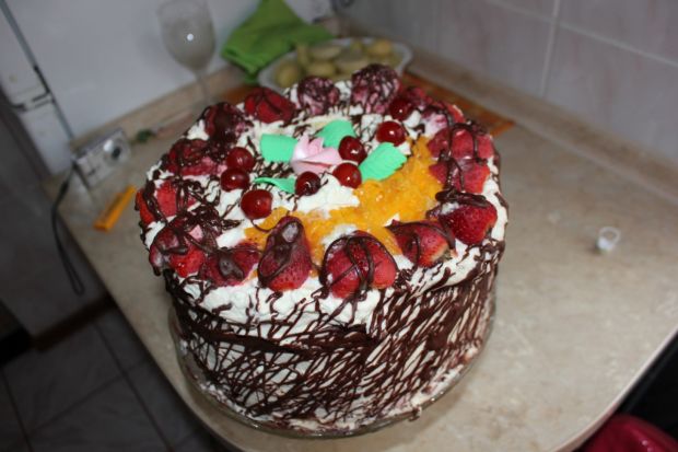 Tort brzoskwiniowy (ciasta i desery)