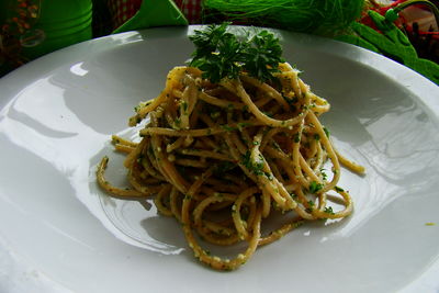 Spaghetti z sosem orzechowo