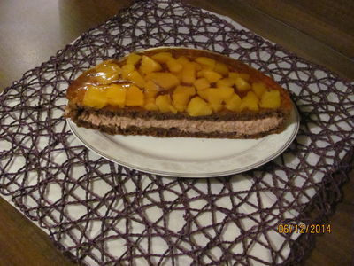 Ciasto czekoladowe z brzoskwiniami i mascarpone
