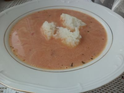 Zupa pomidorowa z ryżem lub tortellini