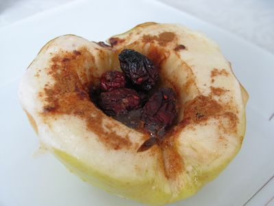 Pieczone jabłka z miodem i cynamonem