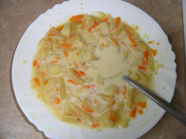 Przepis  zupa z kalafiorem i fasolką szparagową przepis