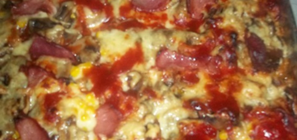 Pizza domowa z pieczarkami (autor: madi356)