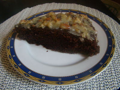 Ciasto czekoladowe z polewą orzechową