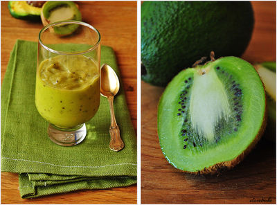 Zielone smoothie z awokado i kiwi