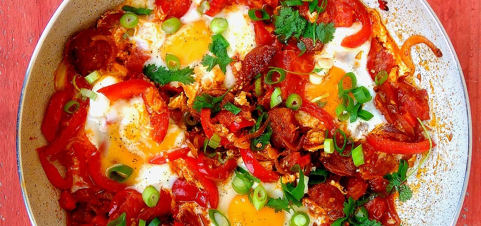 Jajka sadzone z chorizo, pomidorami i papryką (autor: igraszkilosu ...