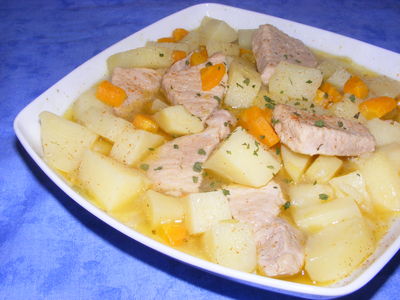 Schab duszony z ziemniakami i marchewką