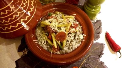 Fasolka szparagowa w sosie sojowym z miodem, ryżem i soczewicą ...