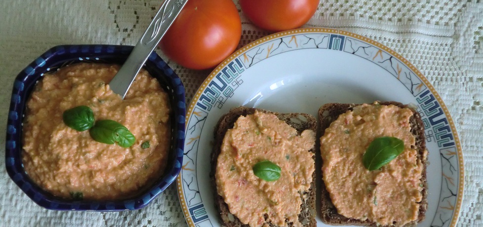 Pasta rybna z pomidorem, cebulą i bazylią (autor: ania321 ...