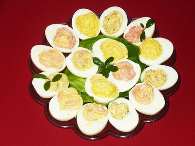 Jajka faszerowane pastą chrzanową