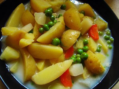 Zupa z młodych ziemniaków i letnich warzyw