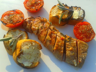 Grillowana polędwiczka z pomidorami i grzankami