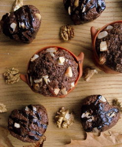 Czekoladowe muffinki z orzechami