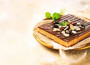 Mazurek orzechowy z czekoladą  prosty przepis i składniki