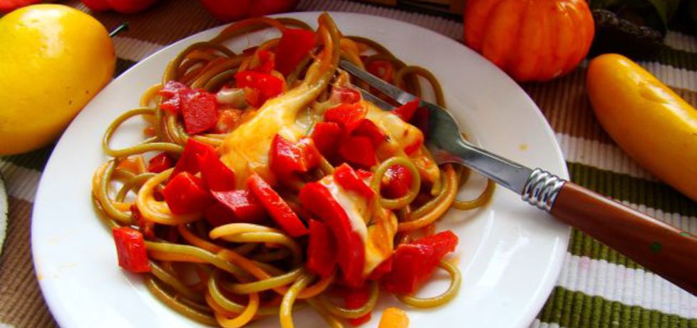 Kolorowe spaghetti z papryką (autor: iwa643)