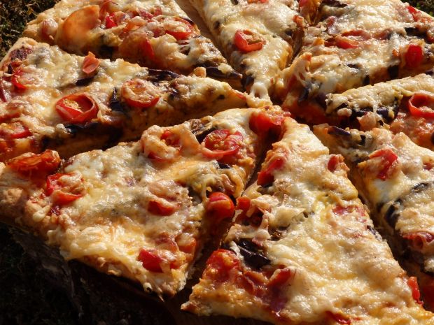 Przepis  pizza z grillowanym bakłażanem przepis