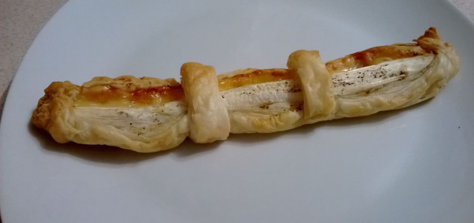 Szparagi w cieście francuskim z serem radamer wędzonym (autor ...