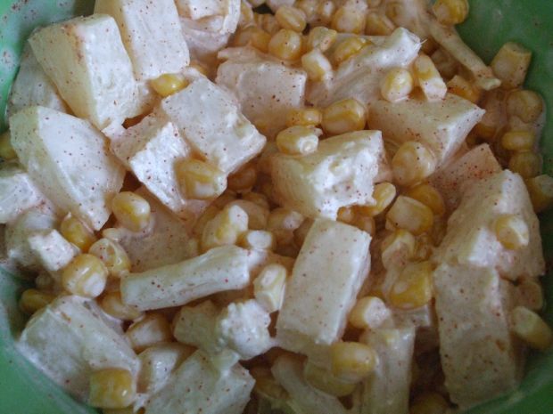 Przepis  sałatka z ananasem i kukurydzą przepis