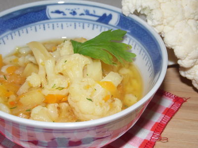 Wiosenna zupa z kalafiorem