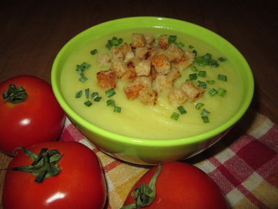 Czosnkowa zupa krem z grzankami