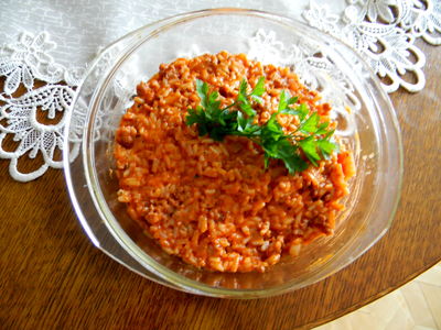 Ryż z mięsem mielonym w sosie pomidorowym