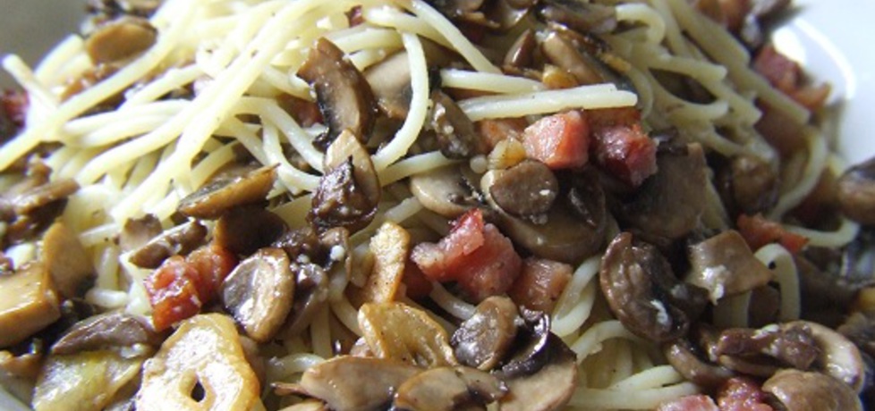 Spaghetti z pancetta i pieczarkami (autor: kasianikodek ...