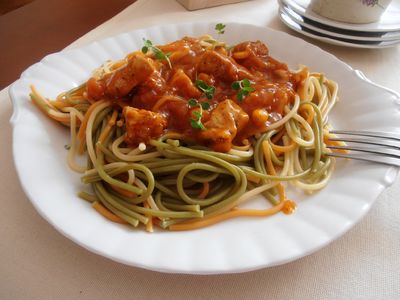 Diabelskie spaghetti trójkolorowe