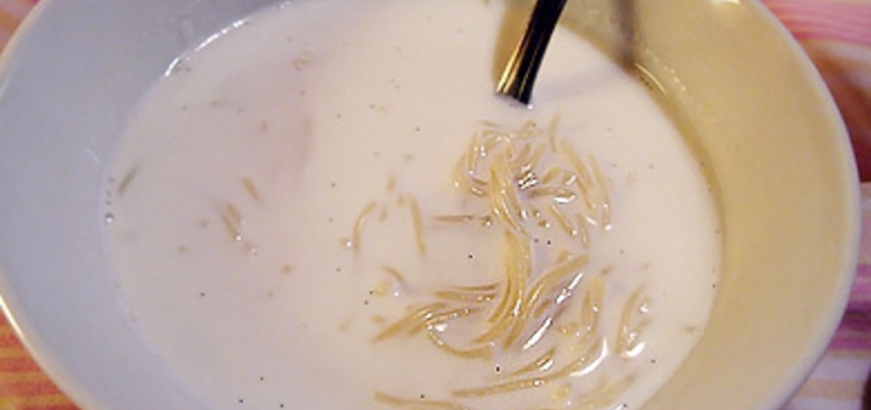Zupa mleczna z makaronem nitki (autor: emilia11)