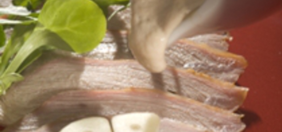 Wielkanoc: szynka wieprzowa z sosem z tuńczyka (autor: doradca ...