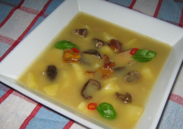 Zupy: zupa grzybowa z ziemniakami