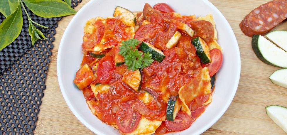 Ravioli w sosie pomidorowym z chorizo (autor: malgorzata37 ...
