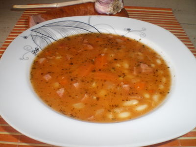 Zupa z drobnej fasoli