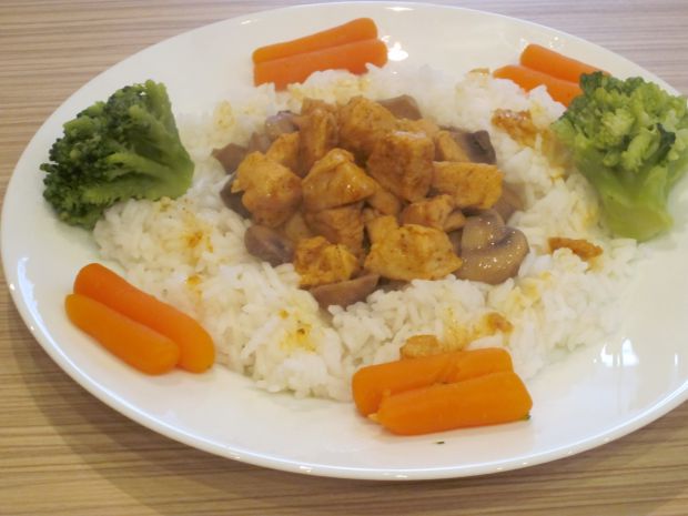 Przepis  ryż z warzywami i kurczakiem przepis