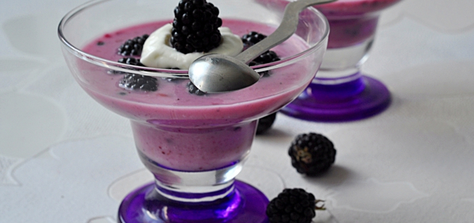Deser jogurtowy z jeżynami (autor: jolantaps)
