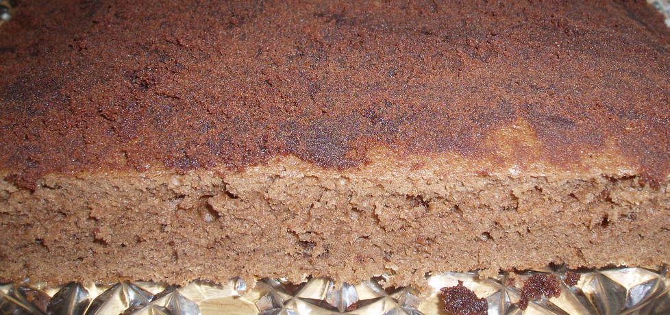 Ciasto czekoladowe z kawałkami czekolady z polewą czekoladową
