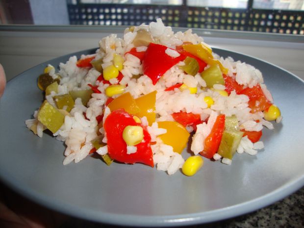 Przepis  ryżowa sałatka konserwowa przepis