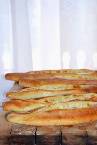 Pide au fromage