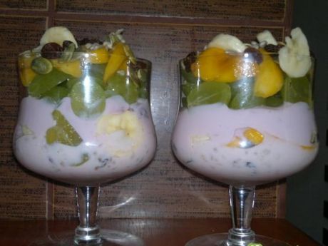 Przepis  dietetyczny deser owocowo-jogurtowy przepis