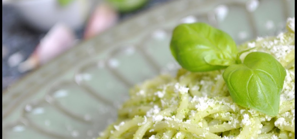 Spaghetti z zielonym pesto bazyliowym (autor: gary