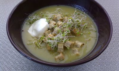 Kremowa zupa z brukselki i kalafiora