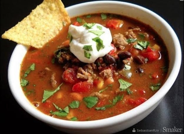 Mocno rozgrzewająca zupa meksykańska