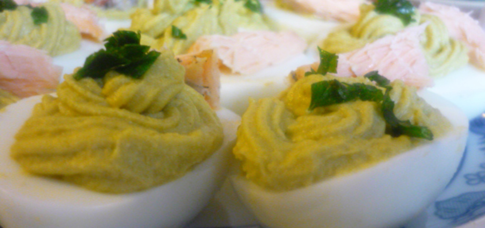 Jajka faszerowane na zielono z łososiem (autor: monika58 ...