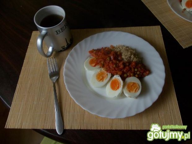 Przepis  kremowe jajka z pastą curry przepis
