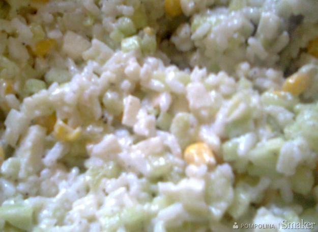 Sałatka ogórkowa z ryżem