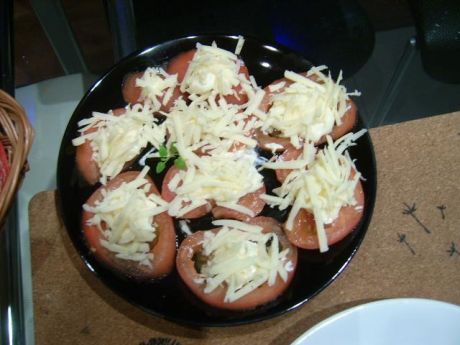 Przepis  pomidory z serem i czosnkiem przepis
