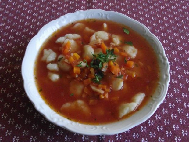 Przepis  zupa pomidorowa z kluseczkami przepis