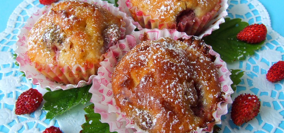 Muffinki z poziomkami i białą czekoladą (autor: dagita ...