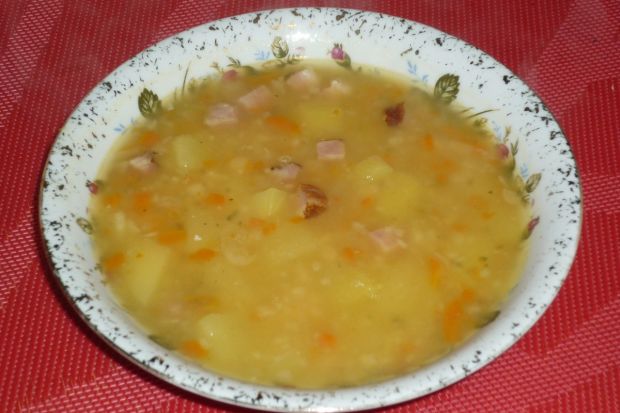 Przepis  zupa grochowa z boczkiem i warzywami przepis