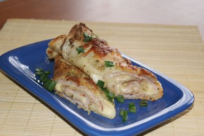 Tortille zapiekane z serem i szynką