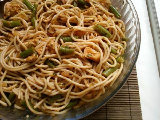 Przepis  spaghetti z kurczakiem i zieloną fasolką przepis